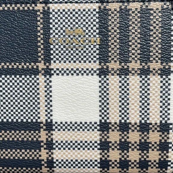 NWT Coach corner zip wristlet with garden plaid print - Picture 5 of 8